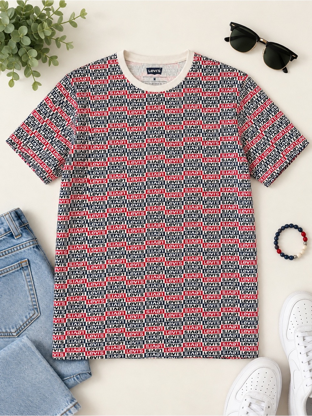 Levi’s All Over Logo Print T-Shirt Size M Red White Navy Graphic Tee